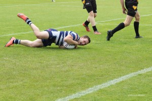 Phil Conroy goes over for the winning try
